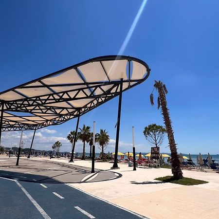 Lirin Apartment Durrës Exteriör bild