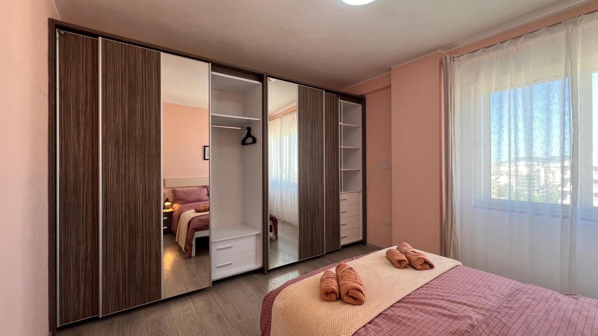 Lirin Apartment Durrës Exteriör bild