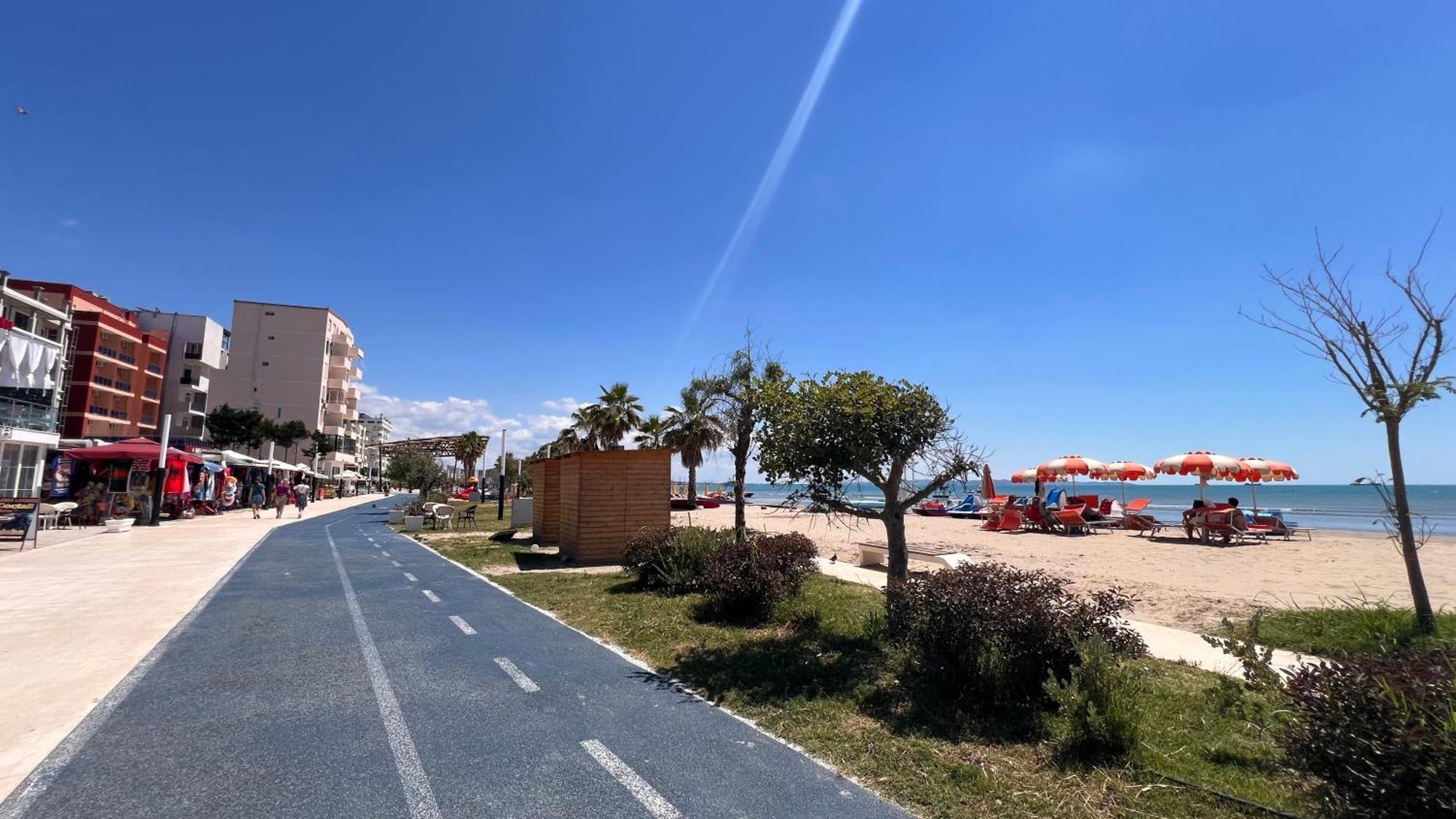 Lirin Apartment Durrës Exteriör bild